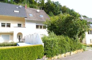 Doppelhaushälfte kaufen in 75399 Unterreichenbach, Modernisierte Doppelhaushälfte | 90m² Wohnfläche | 4,5 Zimmer | 2 Öfen | EBK | Grundstück 387m²