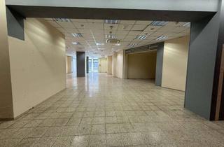 Anlageobjekt in 41352 Korschenbroich, Zwei Adressen, Zwei historische Gebäude: WGH und Halle mit vielen Altbauelementen