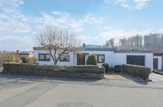 Haus kaufen in 75446 Wiernsheim, Wiernsheim - Flachdachbungalow in bester Lage!
