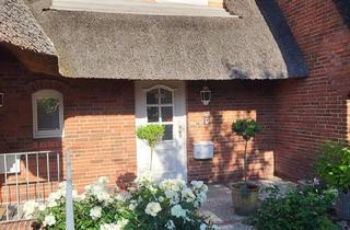 Wohnung kaufen in 25980 Sylt, Sylt - Schönes kleines Hausteil unter Reet mit Garten