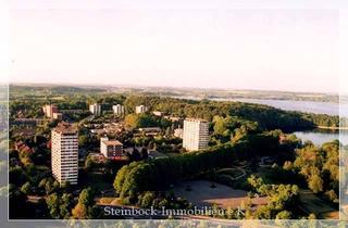 Wohnung kaufen in 24306 Plön, Liebevolles Ambiente für "höchste" Ansprüche - Blick auf Wald und Seenlandschaft