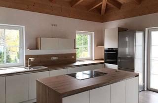 Wohnung mieten in 83435 Bad Reichenhall, Stilvolle 4-Raum-Dachgeschosswohnung mit gehobener Innenausstattung in Bad Reichenhall