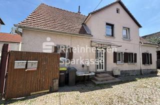 Haus kaufen in 67575 Eich, Teilvermietetes Wohnhaus mit 2 Einheiten, Hof und Scheune.