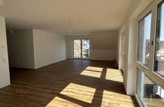 Wohnung mieten in 71083 Herrenberg, Helle Neubauwohnung mit Balkon und EBK: 3,5 Zimmer mit gehobener Innenausstattung