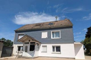 Haus kaufen in 42477 Radevormwald, Charmantes Zweifamilienhaus in ruhiger Lage auch für zwei Generationen geeignet