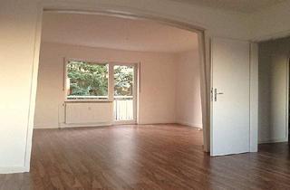 Wohnung mieten in Hinterm Lande 21, 31737 Rinteln, sanierte helle 3,5 Zimmer mit großem Süd Balkon und Gartennutzung