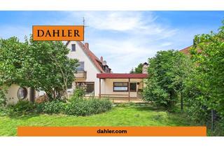 Haus kaufen in 90574 Roßtal, ZWEIFAMILIENHAUS MIT VIEL PLATZ UND FLEXIBLER NUTZUNG