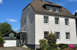 Haus kaufen in 51399 Burscheid, Neu in Burscheid-Hilgen: 2-Familienhaus mit 8 Zimmern auf 819 m² Grundstück