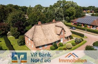 Einfamilienhaus kaufen in 25920 Risum-Lindholm, Repräsentatives Friesenhaus/Einfamilienhaus unter Reet mit Garage in attraktiver dörflicher Lage