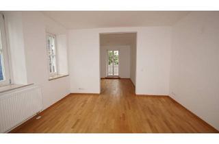 Wohnung mieten in 94315 Straubing, Herrliche Altbauwohnung mit Balkon in zentraler Lage