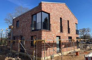 Doppelhaushälfte kaufen in Neukoppel, 23795 Schackendorf, ** NEU - In Kürze zum Einzug bereit ! - Energieeffiziente 5-Zi.-Neubau-DHH auf großem Grundstück ***