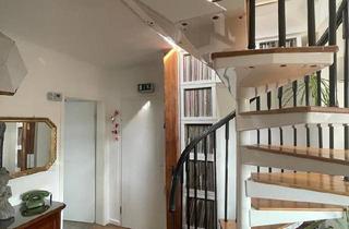 Wohnung kaufen in 90443 Nürnberg, Nürnberg - Helle Maisonette-Wohnung mit Süd-Loggia