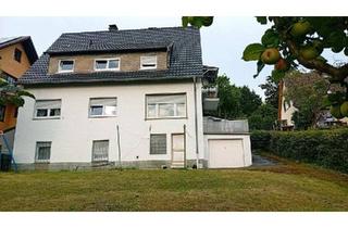 Haus kaufen in 59821 Arnsberg, Arnsberg - ZWEIFAMILIENHAUS MIT GARAGE und Große Garten + mit Jaguar F Pace