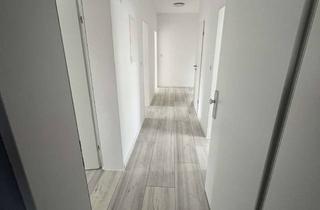 Wohnung mieten in 31535 Neustadt, Erstbezug nach Sanierung: stilvolle 4-Zimmer-Wohnung mit EBK und Balkon in Neustadt (Kernstadt)