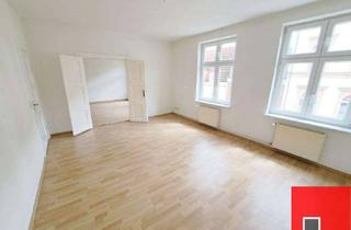 Wohnung mieten in 18439 Altstadt, Altbauflair – Frisch gemalerte Wohnung mit Einbauküche