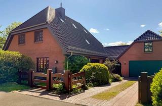 Einfamilienhaus kaufen in 25872 Ostenfeld, Wohnidylle pur – Großzügiges Einfamilienhaus in gepflegter Parklandschaft samt Baugrundstück