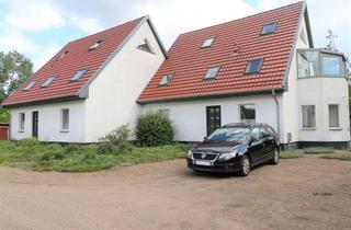 Haus kaufen in Eichenweg 10, 19395 Ganzlin, 2 Häuser - ein Preis VHB- mit großem Garten in der Mecklenburgischen Seenplatte