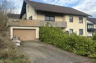 Haus kaufen in 37181 Hardegsen, * Hardegsen * gepflegtes Zweifamilienhaus * Wfl. ca. 164 m² * GS ca. 759 m² * Balkon * Garage *