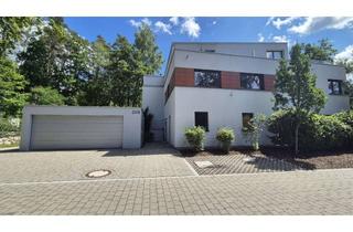 Haus mieten in 91054 Burgberg, Doppelhaus-Villa in Exklusiver Parkanlage