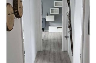 Wohnung kaufen in Am Dietersberg, 75337 Enzklösterle, Attraktive und vollst. renovierte 3-Zimmer-Dachgeschosswohnung mit geh. Innenausstattung mit EBK