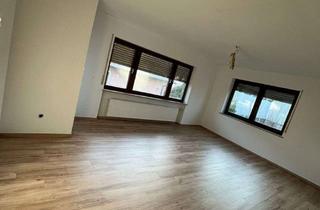 Wohnung mieten in 97199 Ochsenfurt, Attraktive 3-Zimmer-Wohnung mit Balkon und EBK in Ochsenfurt