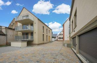 Immobilie kaufen in 76872 Freckenfeld, Schlüsselfertiges Dreifamilienhaus mit Zukunft – klare Architektur, flexibel nutzbar