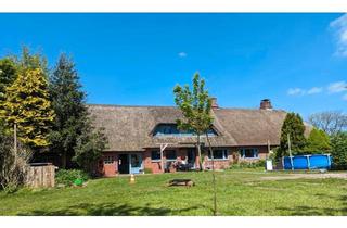 Haus kaufen in 25842 Langenhorn, Langenhorn - Historisches Reetdachhaus mit großem Garten