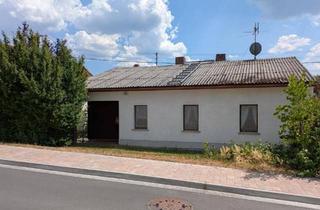 Haus kaufen in 97496 Burgpreppach, Burgpreppach - Grundstück mit zwei kleinen Wohnhäusern, Garage und Gewölbekeller