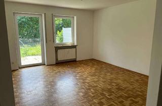 Wohnung kaufen in 85399 Hallbergmoos, Fenster & Heizung! Familienwohnung mit eigenem Garten und separatem Gäste WC