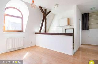 Wohnung kaufen in 42651 Solingen-Mitte, Gepflegte und charmante Zwei-Zimmer-Wohnung im Dachgeschoss. Solingen Mitte.