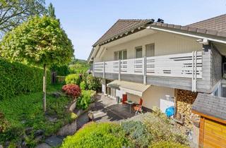Haus kaufen in 57399 Kirchhundem, Zwei Haushälften – doppelte Möglichkeiten: Wohnen & Vermieten!