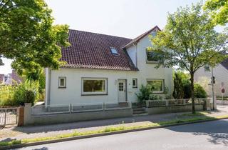 Haus kaufen in 21614 Buxtehude, Zweifamilienhaus in zentraler Lage