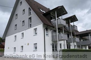 Haus kaufen in 72250 Freudenstadt, Außergewöhnliche Kapitalanlage im Grünen – Gepfl. DHH mit 5 Wohneinheiten in Freudenstadt-Igelsberg