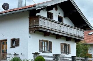 Einfamilienhaus kaufen in Tölzer Straße 31, 83677 Reichersbeuern, Charmantes, freistehendes Einfamilienhaus