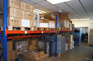 Immobilie kaufen in 42655 Solingen, Vielseitig, nutzbares Gewerbeobjekt mit mögl. Betriebswohnung u. Parkplätzen!