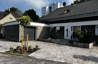 Wohnung mieten in Edith-Stein-Str., 41515 Grevenbroich, Großzügige 170 qm-Erdgeschosswohnung mit Terrasse, Kamin, Fußbodenheizung & Alleingarten in GV