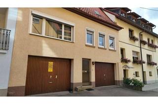 Haus kaufen in 72639 Neuffen, Gepflegtes Reihenmittelhaus mit großem Garten und zwei Garagen – viel Raum für Ihre Ideen