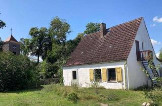 Haus kaufen in 17291 Oberuckersee, Charmantes Haus auf sonnigem Baugrund in uckermärkischem Dorf am See. Bahnhof fußläufig.