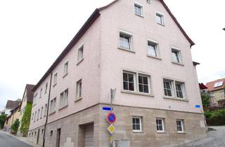 Mehrfamilienhaus kaufen in 91489 Wilhelmsdorf, Wilhelmsdorf - Mehrfamilienhaus mit vier Wohnungen und Lager in Wilhelmsdorf bei Emskirchen