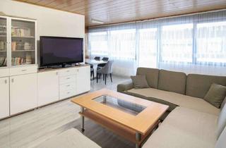 Wohnung kaufen in 47799 Cracau, Gepflegte 3 - Zimmerwohnung mit eigenem Parkplatz in zentraler Lage von Krefeld
