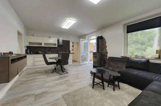 Wohnung kaufen in Am Pfahlberg 39, 72280 Dornstetten, Provisionsfrei! Barrierefreie, renovierte 2-Zimmer-Wohnung mit Einbauküche & Außenstellplatz