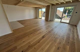 Wohnung kaufen in 93177 Altenthann, Helle 2-Zimmer-Wohnung mit Balkon – zeitgemäß & komfortabel im kleinen Wohnensemble