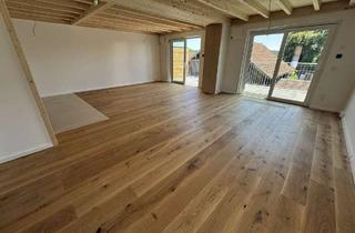 Wohnung kaufen in 93177 Altenthann, Helle 2-Zimmer-Wohnung mit Balkon – zeitgemäß & komfortabel im kleinen Wohnensemble