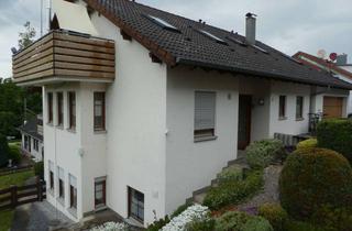 Wohnung kaufen in 72669 Unterensingen, Oberboihingen - Schöne Aussichtslage, ruhige, gut geschnittene 3,5 Zimmerwohnung im 3 Familienhaus