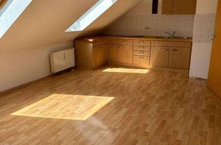 Wohnung mieten in Wörlitzer Straße 36, 06844 Innenstadt, 2-Raum-Wohnung Dachgeschoss in Dessau-Nord!