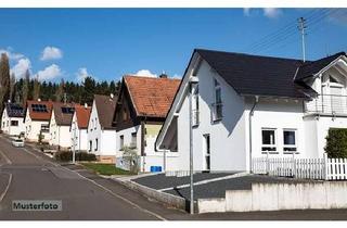 Garagen kaufen in Hospitalstraße XXXX, 32839 Steinheim, Doppelhaushälfte, 2 Carports, Doppelgarage