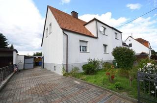Doppelhaushälfte kaufen in Kleinbahnstraße 15, 06847 Kochstedt, Sanierungsbedürftige Doppelhaushälfte in Dessau-Kochstedt