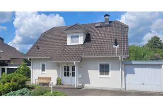 Einfamilienhaus kaufen in 53804 Much, Charmantes Einfamilienhaus mit Garage, Kamin und idyllischem Garten