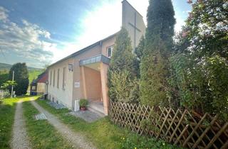 Haus kaufen in 08340 Schwarzenberg, Einmalige Immobilien auf einem Grundstück "Große Kirche - Kleines Haus"