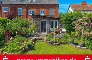 Haus kaufen in 25832 Tönning, Ganz nah an der Eider! Großes Wohnhaus mit Garten, Garage und PKW-Stellplatz